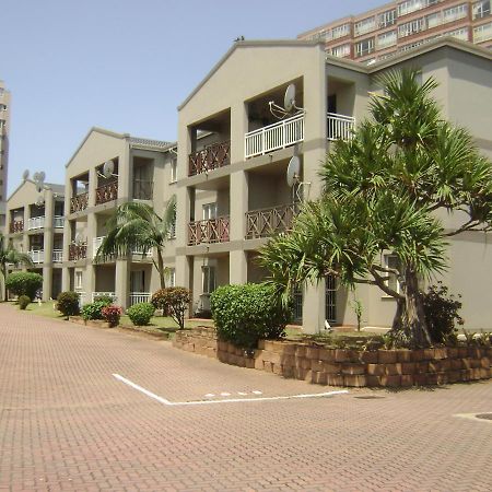 North Beach Durban Apartments Bagian luar foto