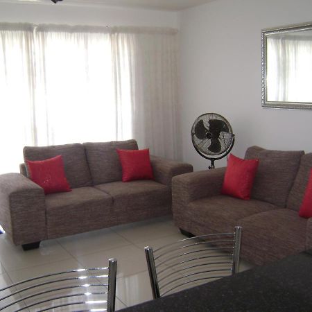 North Beach Durban Apartments Bagian luar foto