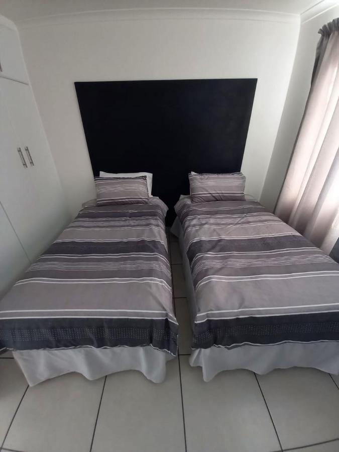 North Beach Durban Apartments Bagian luar foto