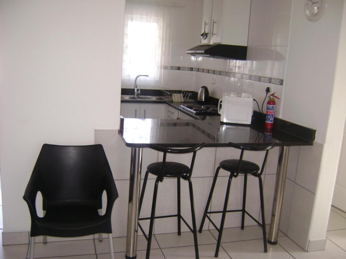 North Beach Durban Apartments Bagian luar foto