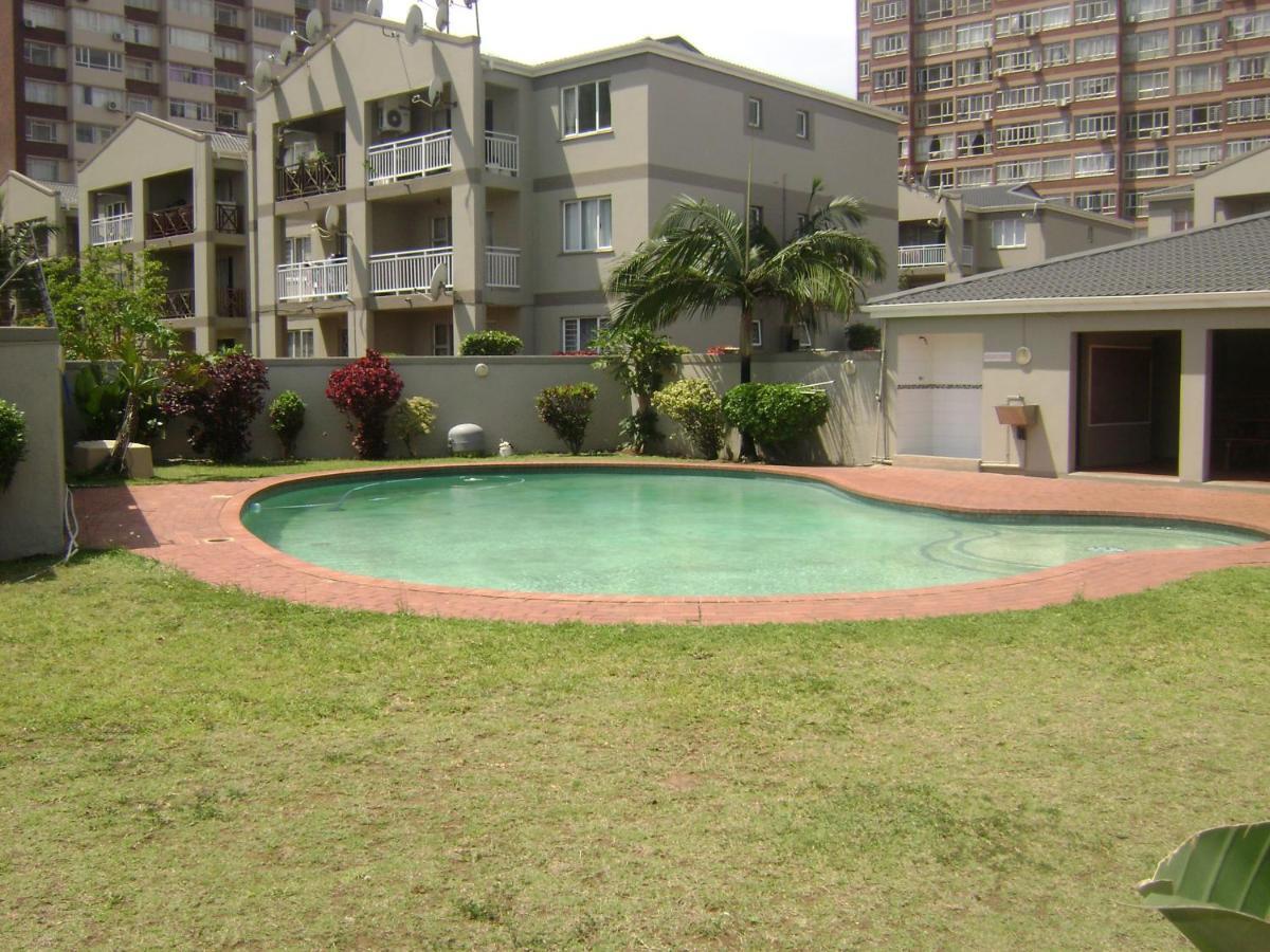North Beach Durban Apartments Bagian luar foto