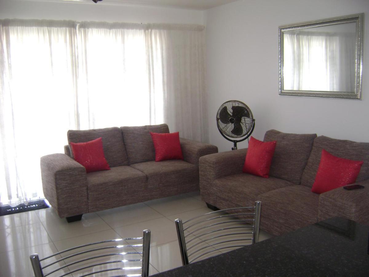 North Beach Durban Apartments Bagian luar foto
