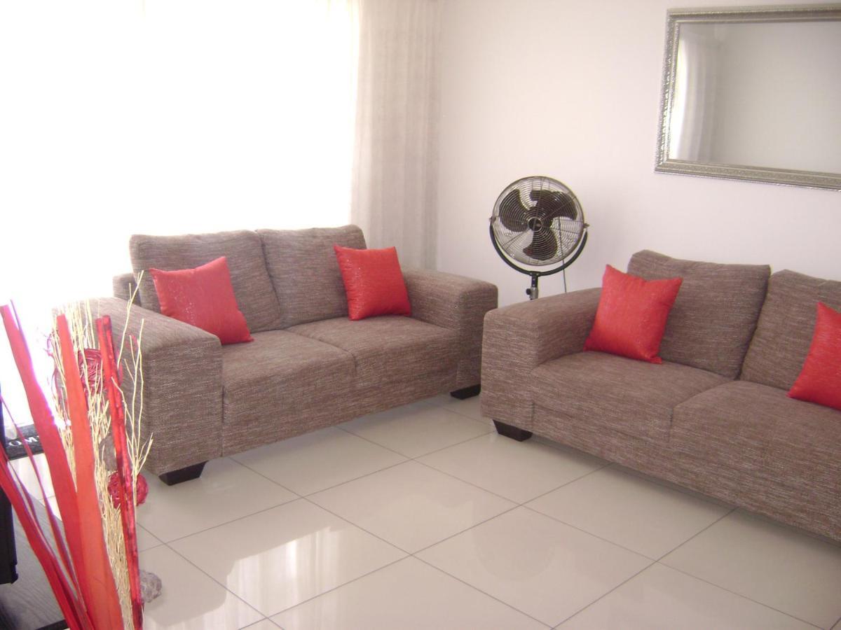 North Beach Durban Apartments Bagian luar foto