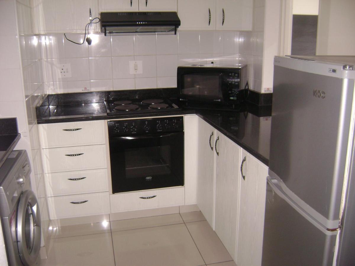 North Beach Durban Apartments Bagian luar foto