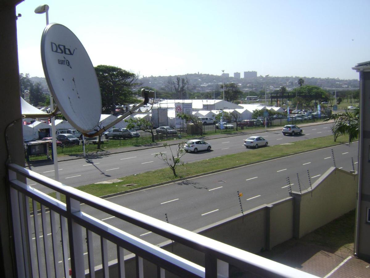 North Beach Durban Apartments Bagian luar foto