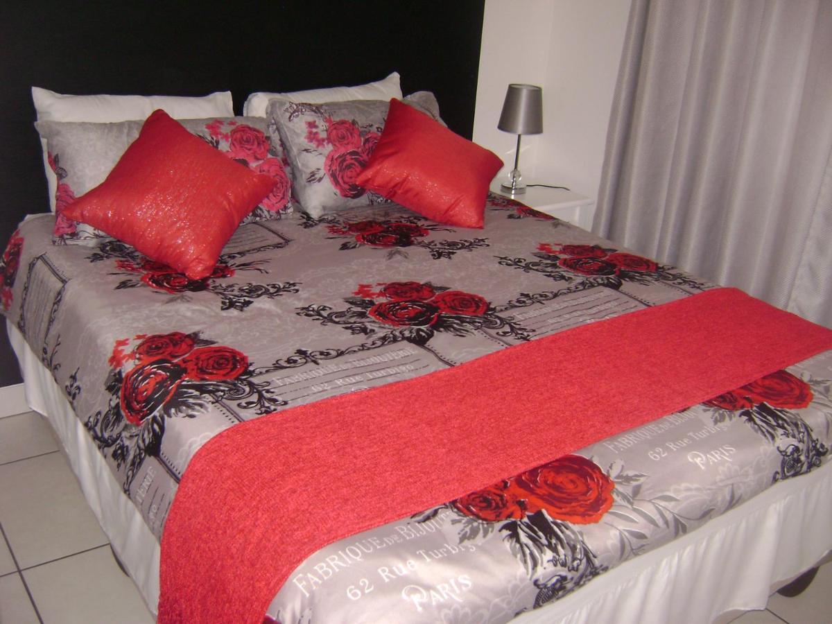 North Beach Durban Apartments Bagian luar foto