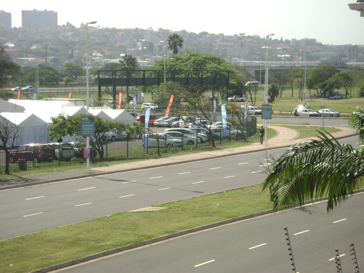 North Beach Durban Apartments Bagian luar foto