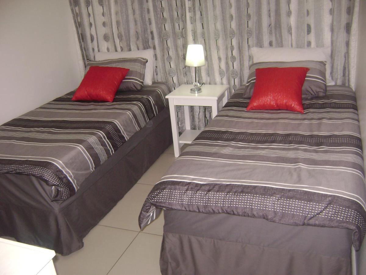 North Beach Durban Apartments Bagian luar foto